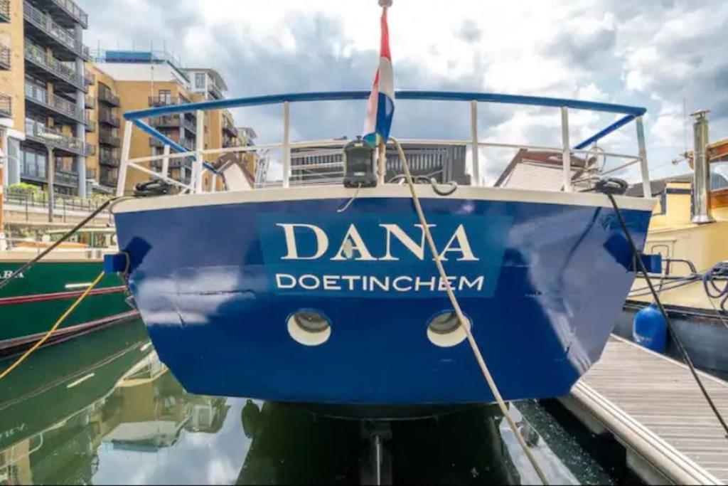 Historic Dutch Barge, Idyllic Location Hotel Лондон Екстериор снимка