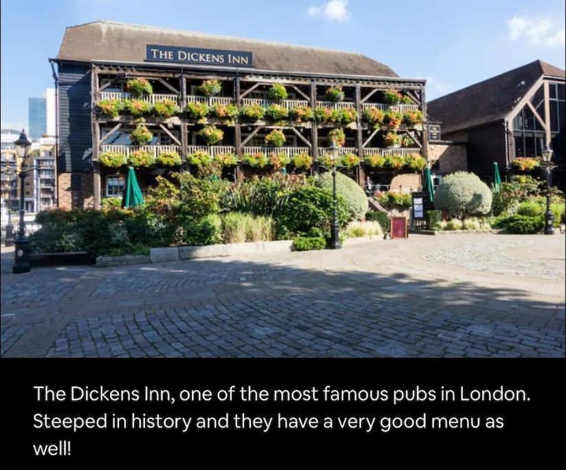 Historic Dutch Barge, Idyllic Location Hotel Лондон Екстериор снимка